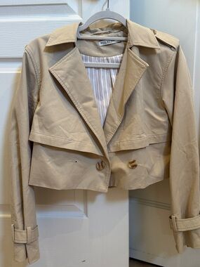 Mon Rêve Cropped Cream Trench Coat